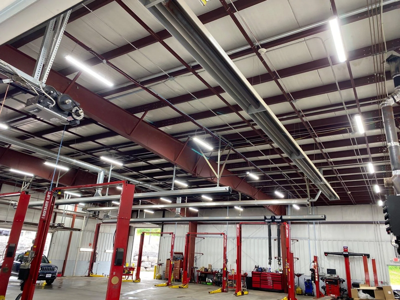 Lighting Installation in Syracuse, NY - The Green Team, image size:1600x1200